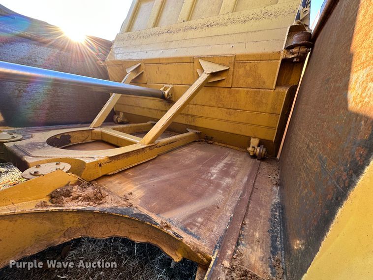 image for item DR7462 2003 Caterpillar 621G  scraper