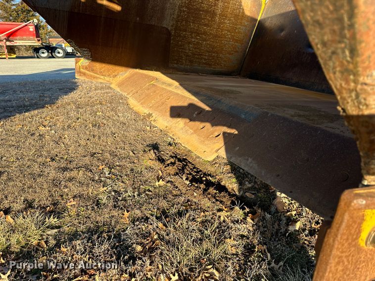 image for item DR7462 2003 Caterpillar 621G  scraper