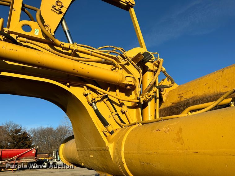 image for item DR7462 2003 Caterpillar 621G  scraper