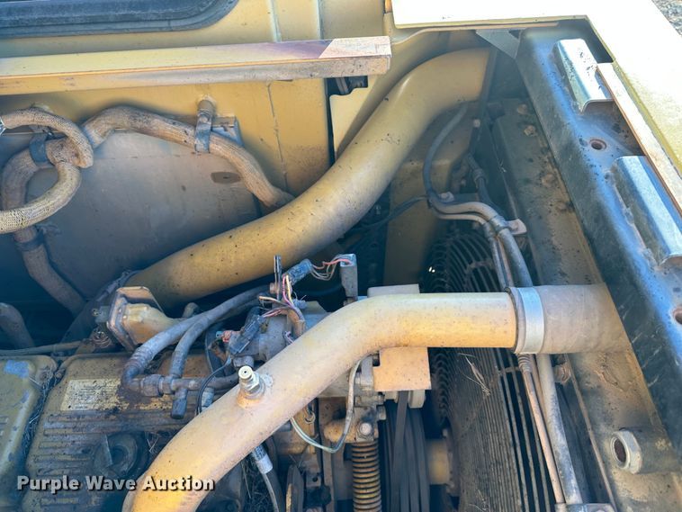 image for item DR7462 2003 Caterpillar 621G  scraper