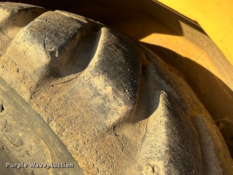 image for item DR7462 2003 Caterpillar 621G  scraper