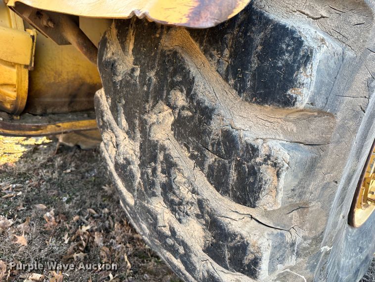 image for item DR7462 2003 Caterpillar 621G  scraper