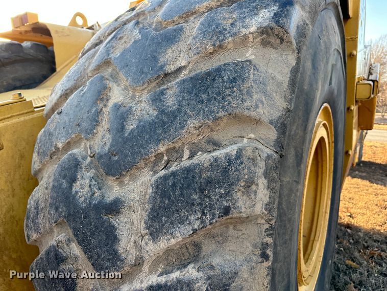 image for item DR7462 2003 Caterpillar 621G  scraper