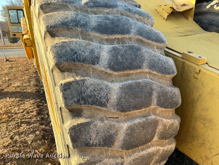 image for item DR7462 2003 Caterpillar 621G  scraper