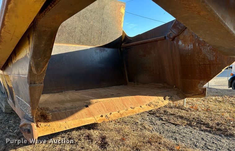 image for item DR7463 2003 Caterpillar 621G  scraper