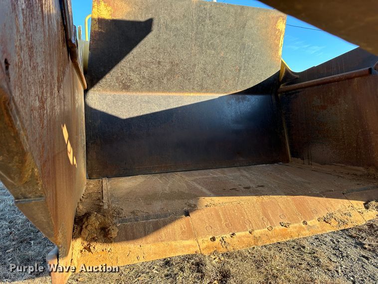 image for item DR7463 2003 Caterpillar 621G  scraper