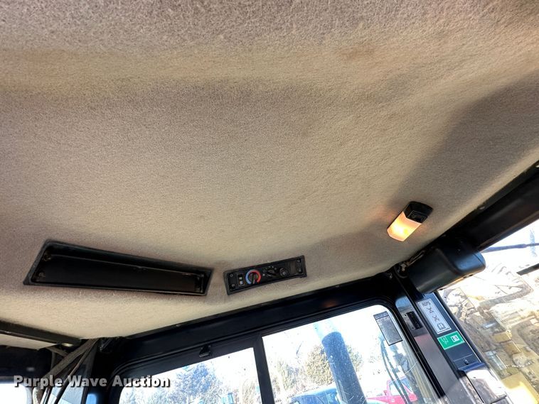 image for item DR7463 2003 Caterpillar 621G  scraper