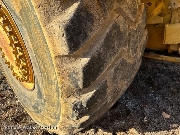 image for item DR7463 2003 Caterpillar 621G  scraper