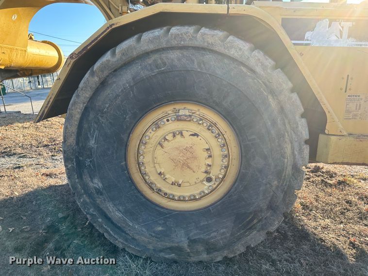 image for item DR7463 2003 Caterpillar 621G  scraper