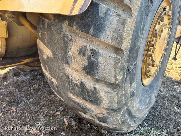 image for item DR7463 2003 Caterpillar 621G  scraper