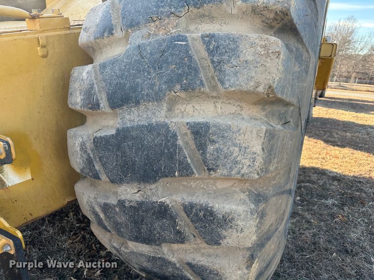 image for item DR7463 2003 Caterpillar 621G  scraper