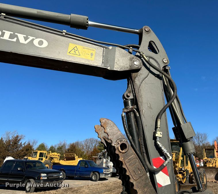 image for item DR7464 2013 Volvo ECR88  mini excavator