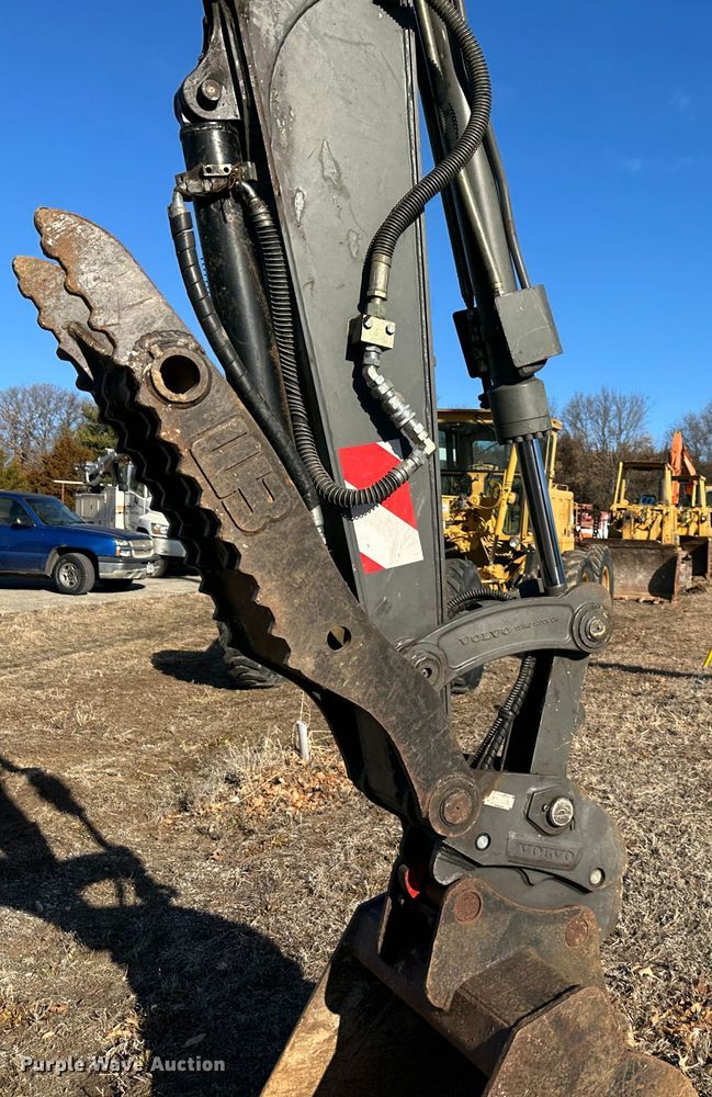 image for item DR7464 2013 Volvo ECR88  mini excavator