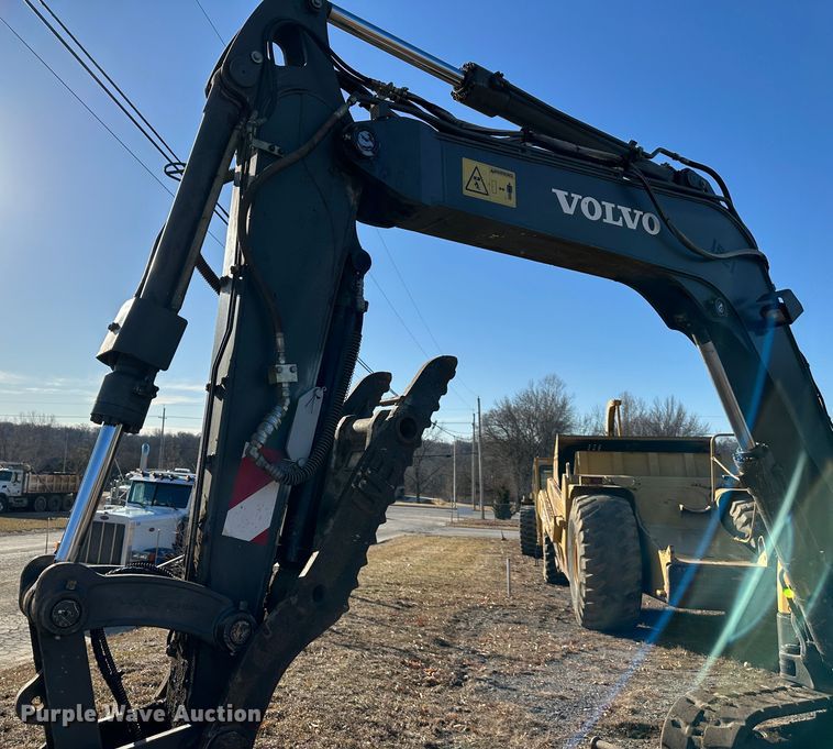 image for item DR7464 2013 Volvo ECR88  mini excavator
