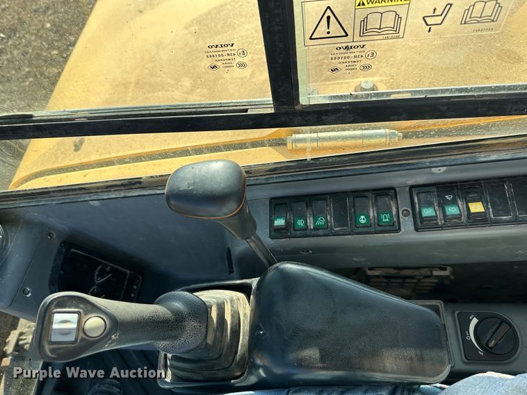 image for item DR7464 2013 Volvo ECR88  mini excavator