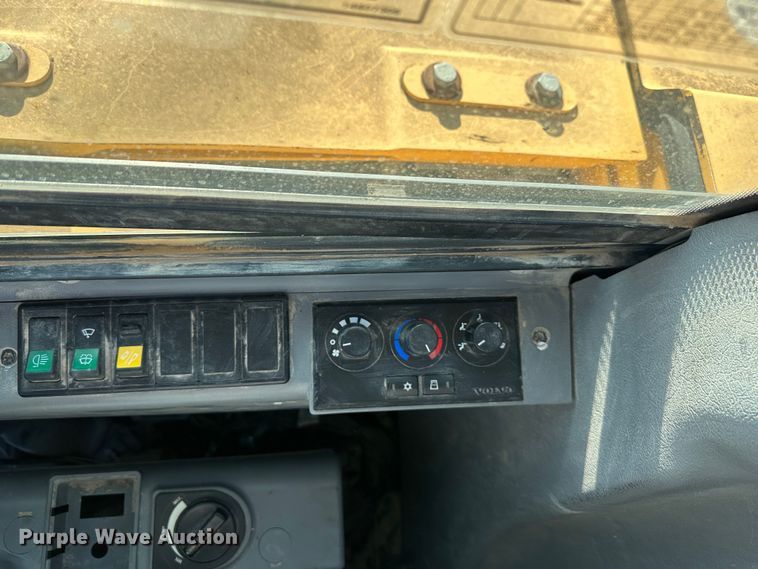 image for item DR7464 2013 Volvo ECR88  mini excavator