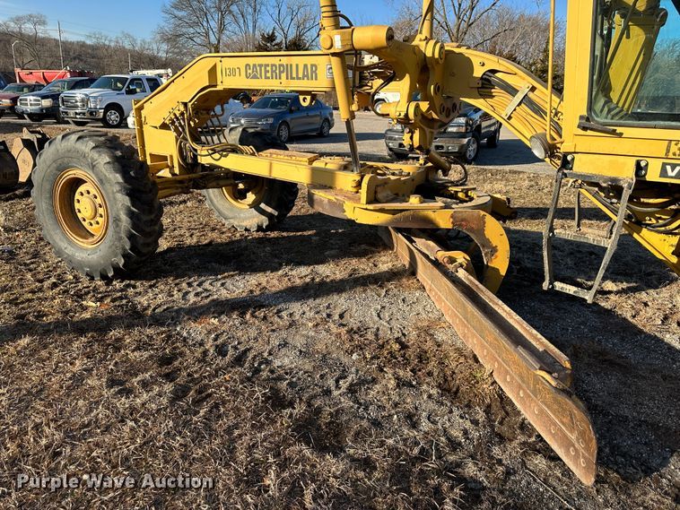 image for item DR7465 1993 Caterpillar 140G  motor grader