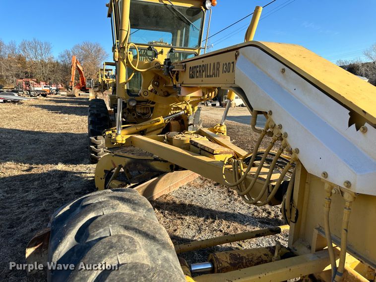 image for item DR7465 1993 Caterpillar 140G  motor grader