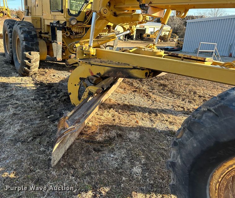 image for item DR7465 1993 Caterpillar 140G  motor grader