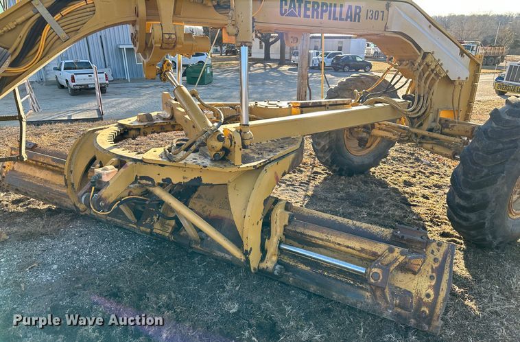 image for item DR7465 1993 Caterpillar 140G  motor grader