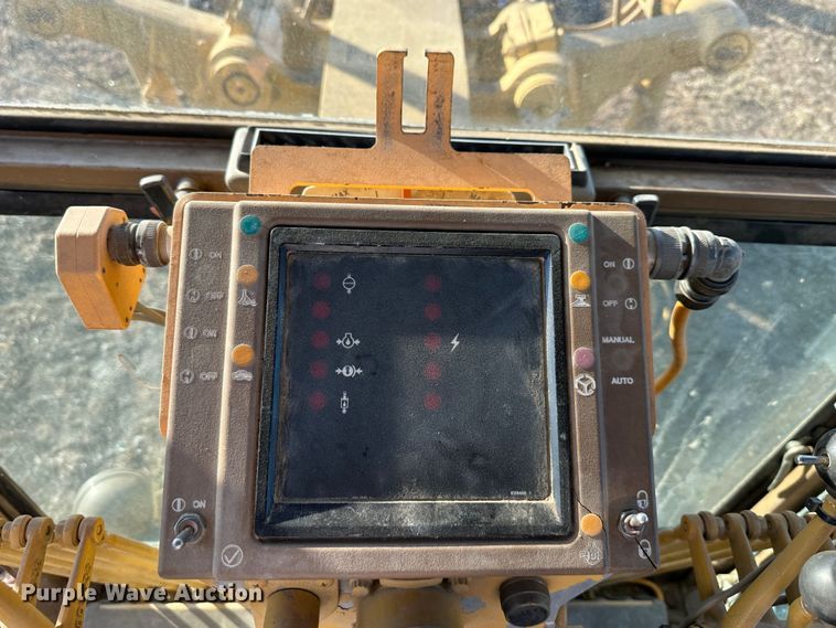 image for item DR7465 1993 Caterpillar 140G  motor grader