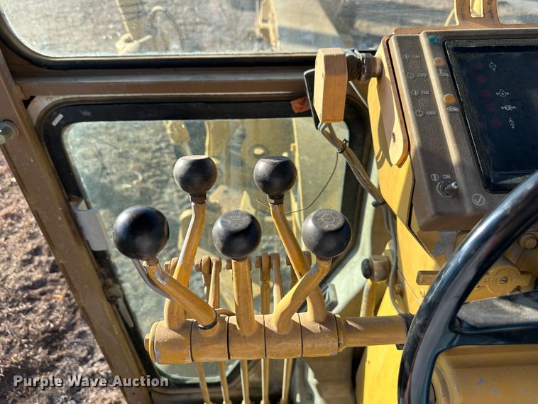 image for item DR7465 1993 Caterpillar 140G  motor grader