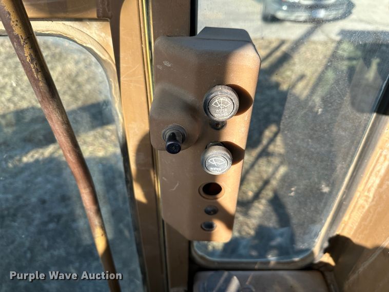 image for item DR7465 1993 Caterpillar 140G  motor grader