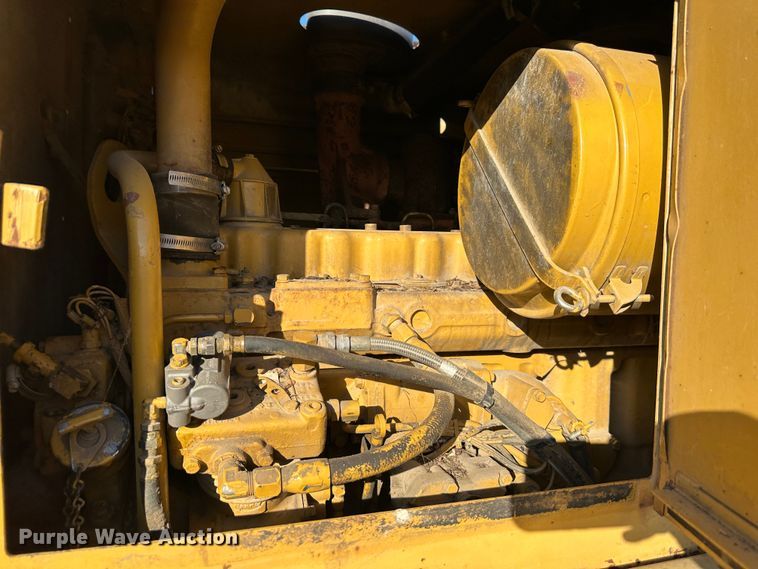 image for item DR7465 1993 Caterpillar 140G  motor grader