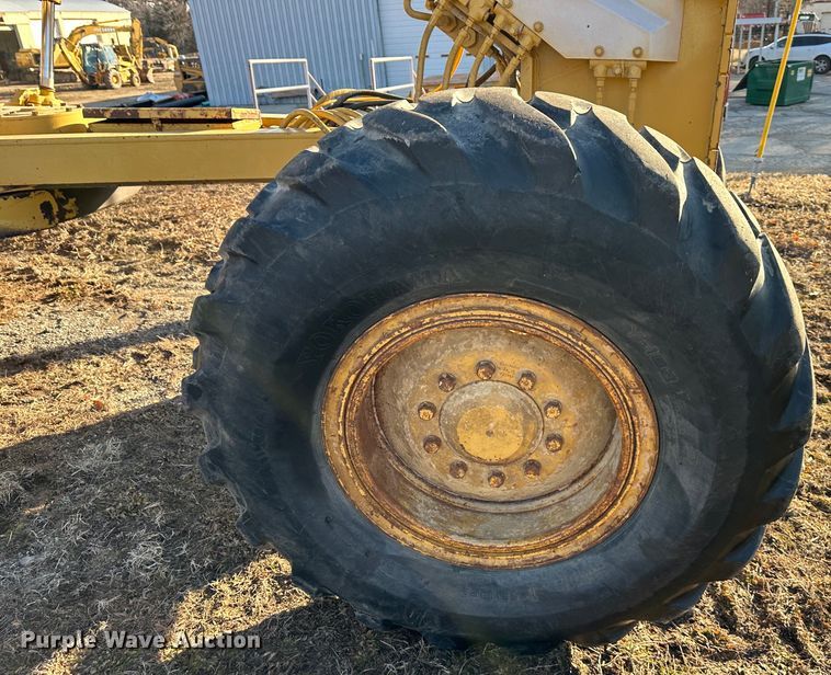 image for item DR7465 1993 Caterpillar 140G  motor grader