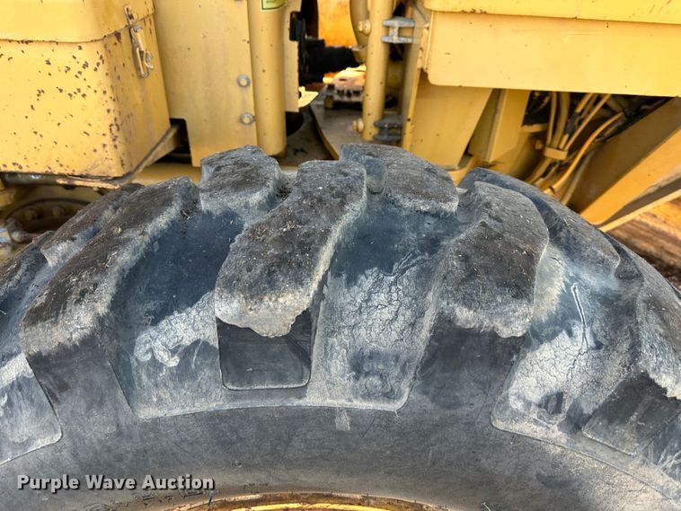 image for item DR7465 1993 Caterpillar 140G  motor grader