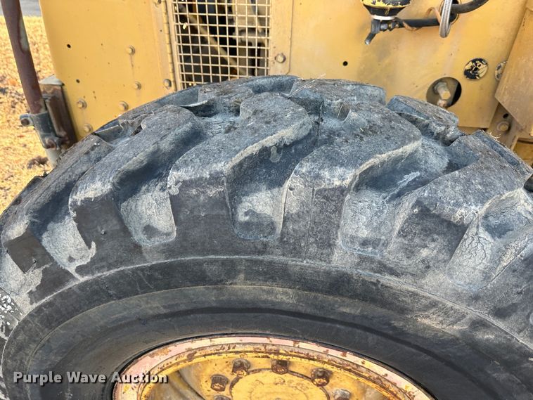 image for item DR7465 1993 Caterpillar 140G  motor grader