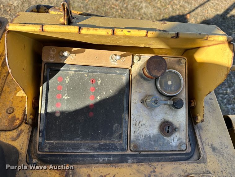 image for item DR7466 1987 Caterpillar 963  track loader