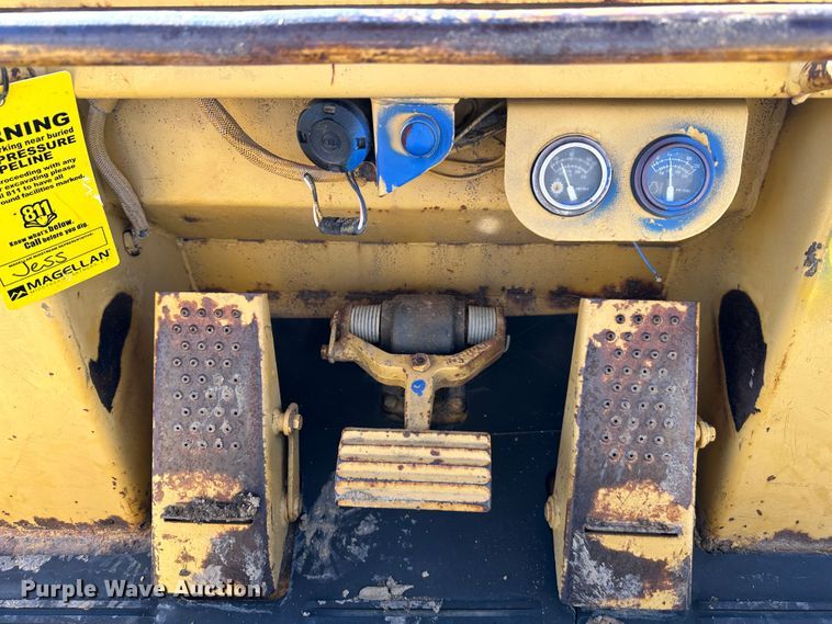 image for item DR7466 1987 Caterpillar 963  track loader