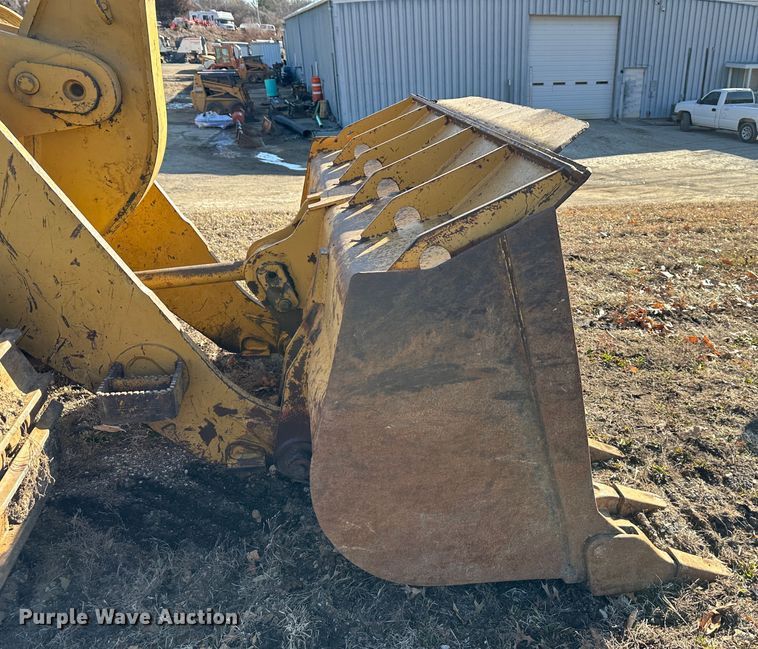 image for item DR7467 1995 Caterpillar 963B LGP  track loader