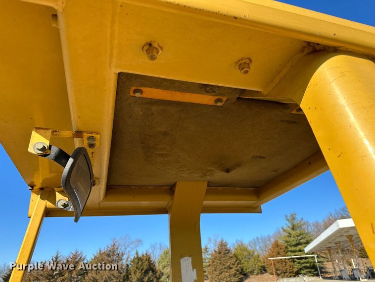 image for item DR7467 1995 Caterpillar 963B LGP  track loader