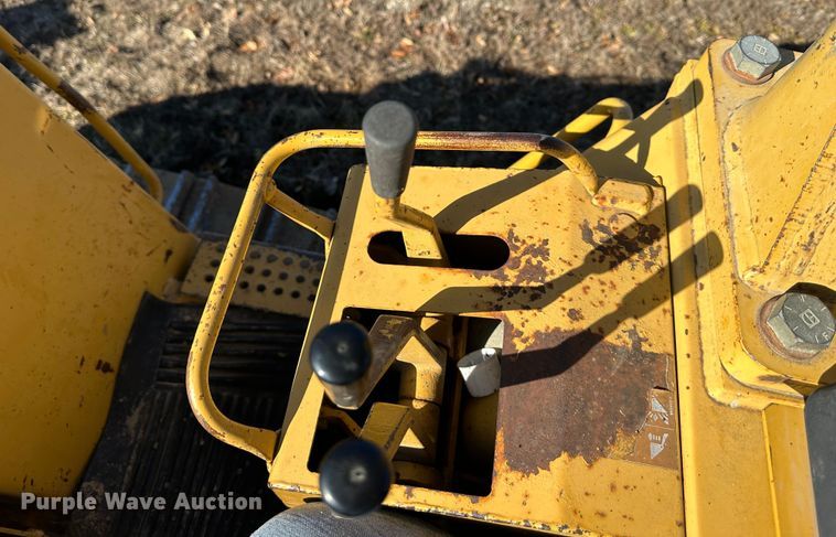 image for item DR7467 1995 Caterpillar 963B LGP  track loader