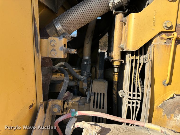 image for item DR7467 1995 Caterpillar 963B LGP  track loader