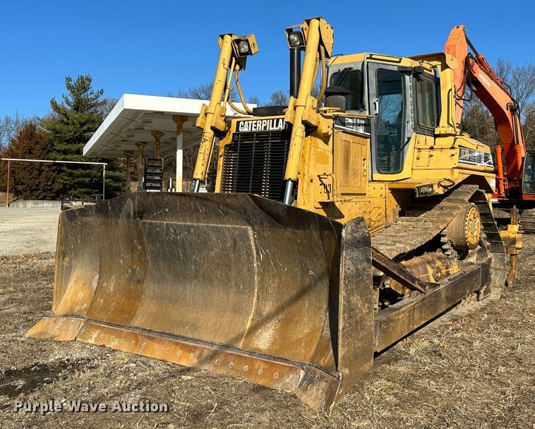 image for item DR7468 1998 Caterpillar D7R  dozer