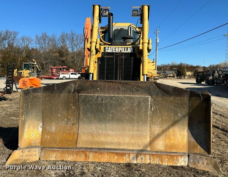 image for item DR7468 1998 Caterpillar D7R  dozer