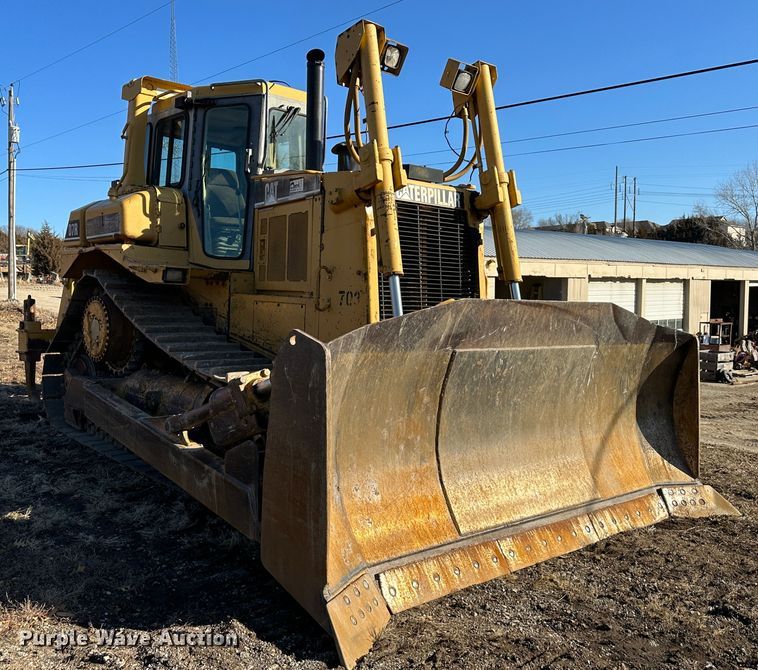 image for item DR7468 1998 Caterpillar D7R  dozer
