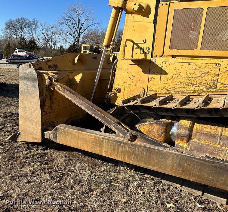 image for item DR7468 1998 Caterpillar D7R  dozer