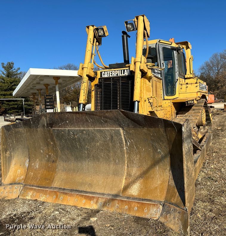 image for item DR7468 1998 Caterpillar D7R  dozer