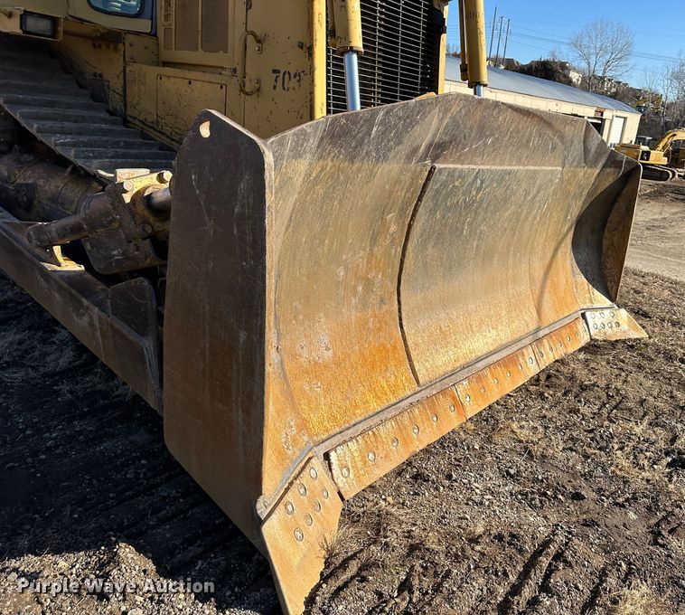 image for item DR7468 1998 Caterpillar D7R  dozer