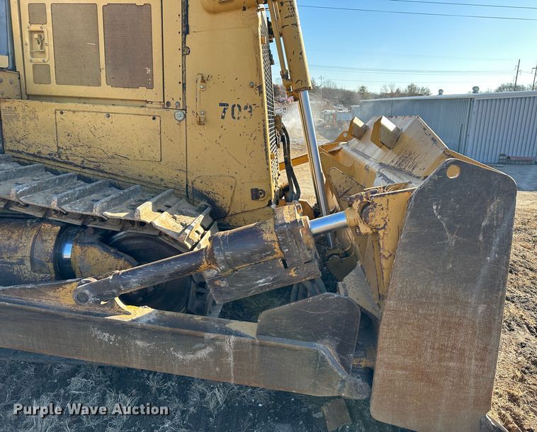 image for item DR7468 1998 Caterpillar D7R  dozer