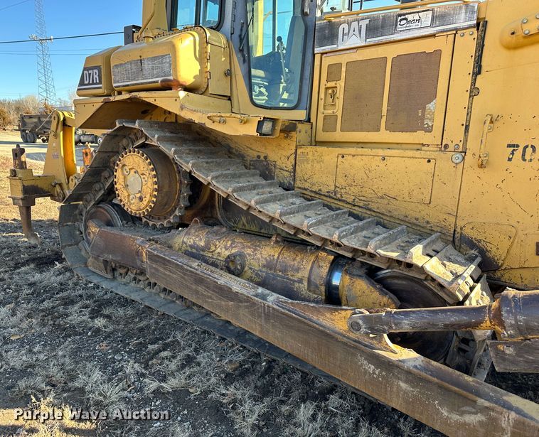 image for item DR7468 1998 Caterpillar D7R  dozer