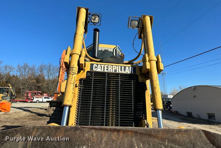 image for item DR7468 1998 Caterpillar D7R  dozer