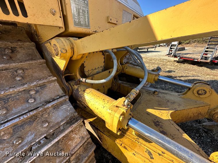 image for item DR7468 1998 Caterpillar D7R  dozer