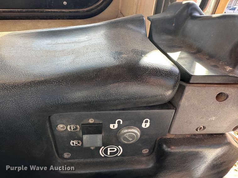 image for item DR7468 1998 Caterpillar D7R  dozer