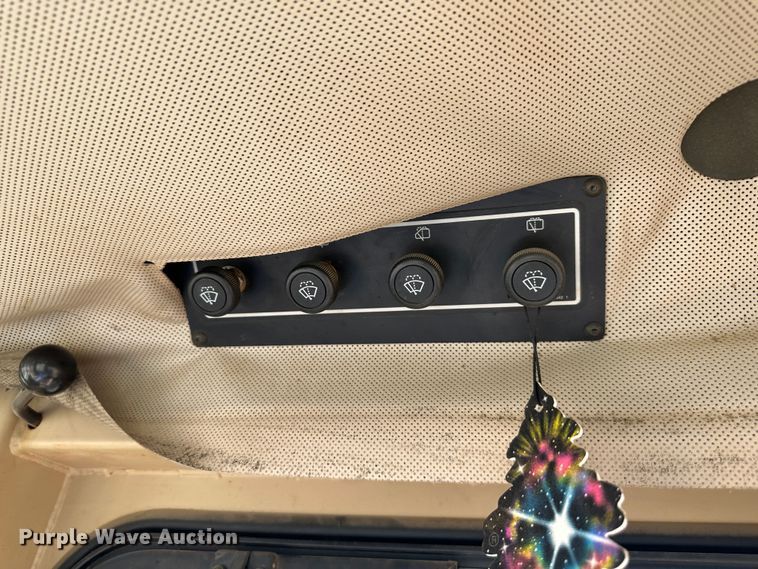 image for item DR7468 1998 Caterpillar D7R  dozer