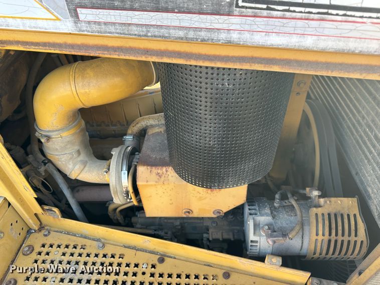 image for item DR7468 1998 Caterpillar D7R  dozer